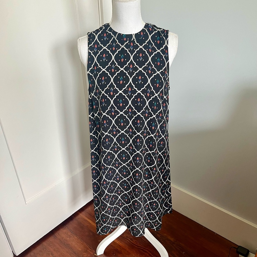 DR2 Black Sleeveless Floral Dress